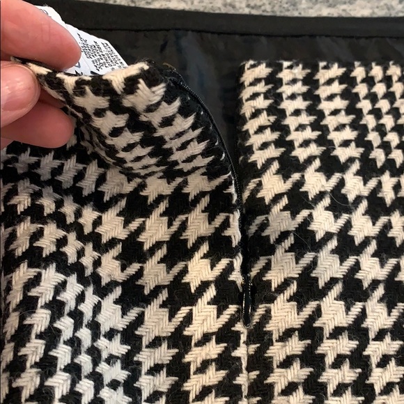 Liz Claiborne Houndstooth Skirt - Picture 5 of 7